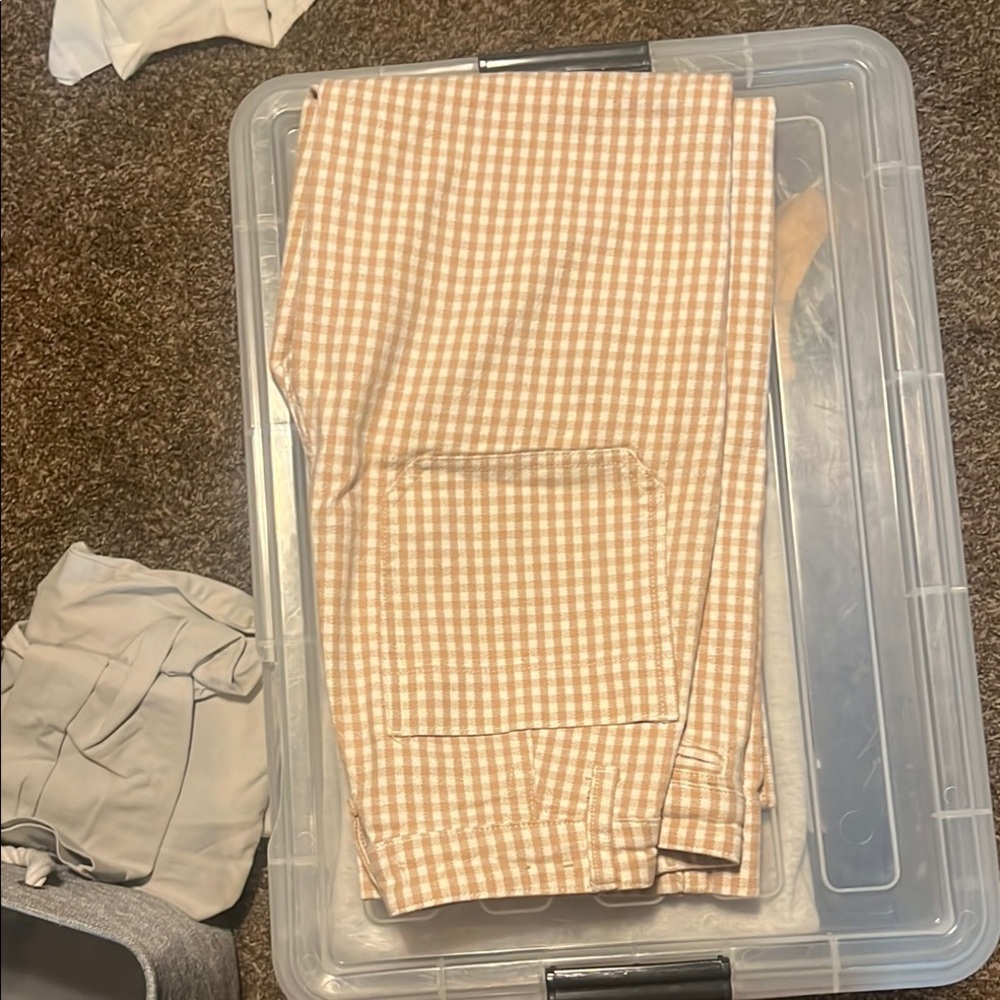 Madewell Gingham Ankle Pants in Beige and White